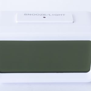 large lcd screen shows time(12/24 hour), calendar(mm/dd), temperature(℃/℉) and alarm clock. provides you with legible digits and comfortable visual sense.